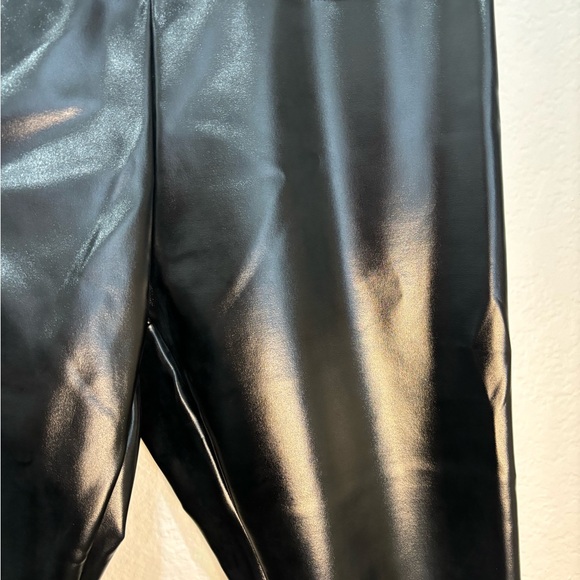 NWT- Anna & AVA Black Vegan Leather. Pull-on Cropped Jegging Style Pants - Picture 4 of 4